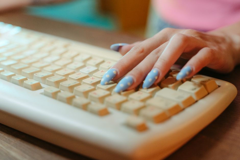 Gros plan sur un clavier d'ordinateur